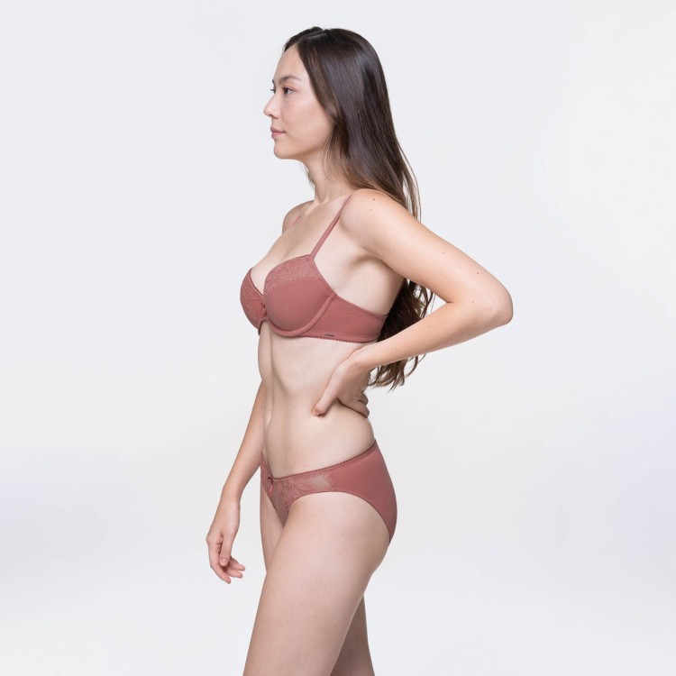 Klasyczne bawełniane figi damskie z koronką