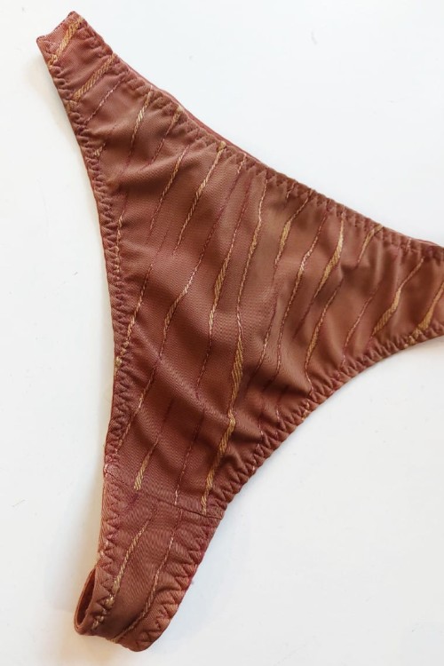 Stringi damskie high leg