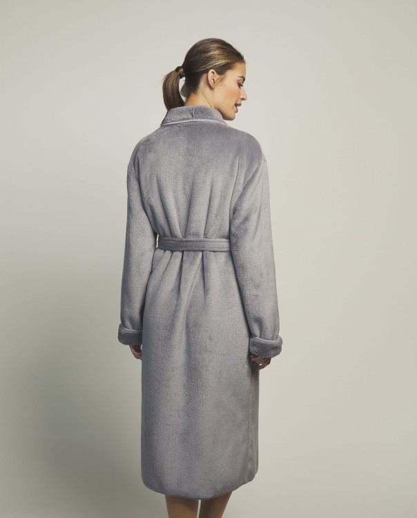 Długi szlafrok damski wiązany z szalowym kołnierzem szary