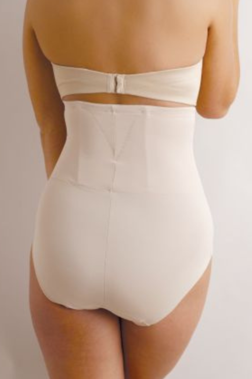 Wysokie figi modelujące wykończone fiszbinami i silikonem beżowe