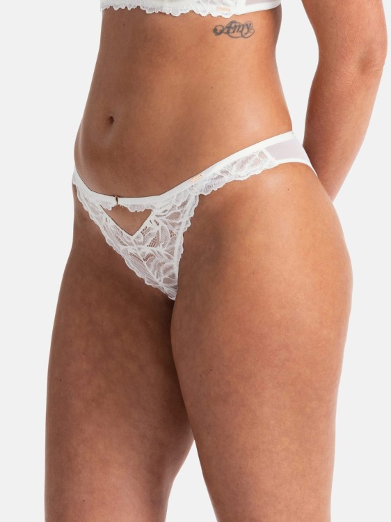 BRIE Kremowe ozdobne figi brazyliany