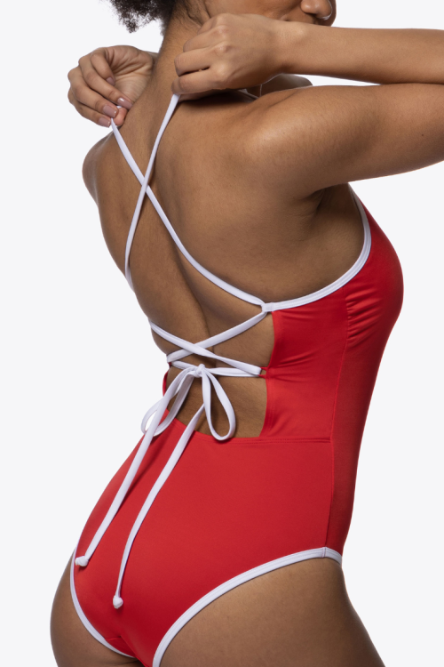 Jednoczęściowy strój kąpielowy z ozdobnym wiązaniem na plecach czerwony