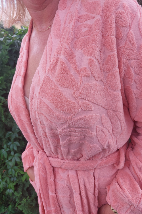 Szlafrok damski z żakardowej frotte, wiązany brzoskwiniowy