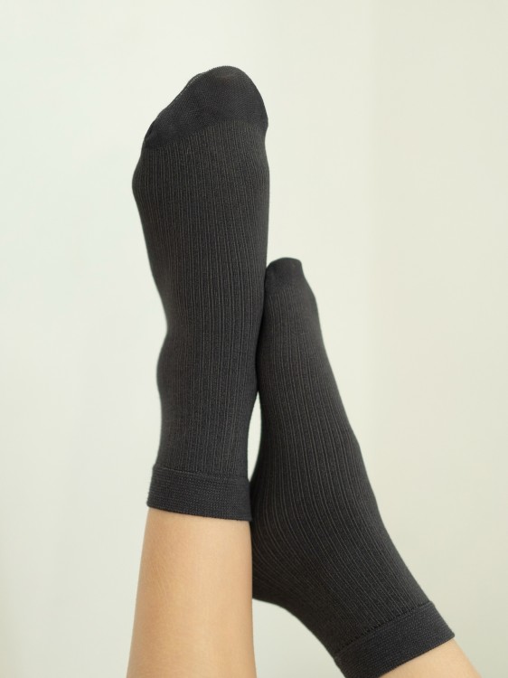 Skarpetki bezuciskowe z wiskozy 1 para grafit