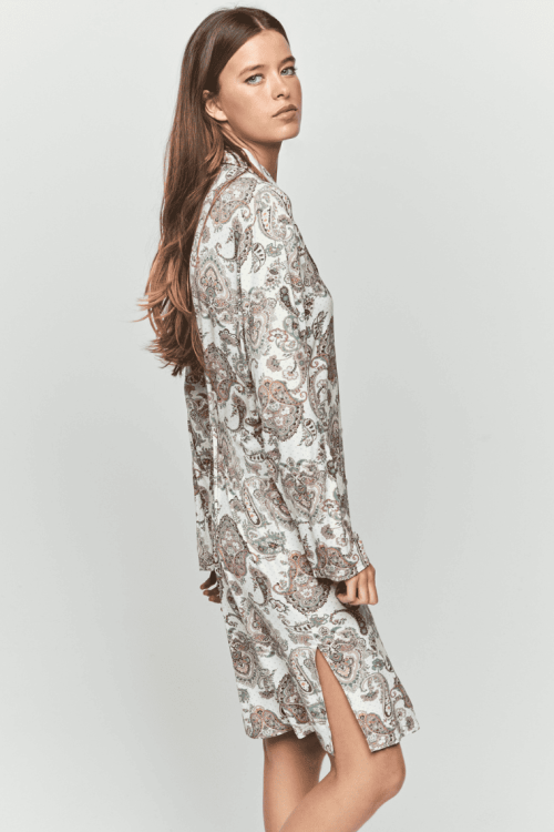 Zapinana koszula nocna z długim rękawem z tkaniny bambusowej