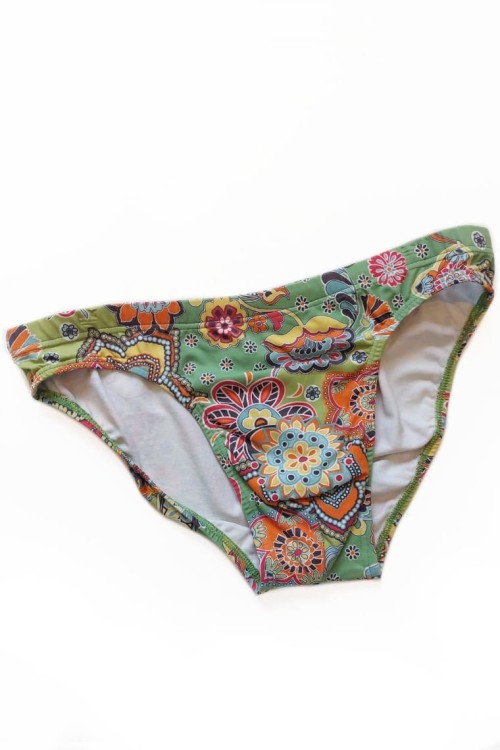 Kąpielówki męskie typu slipy