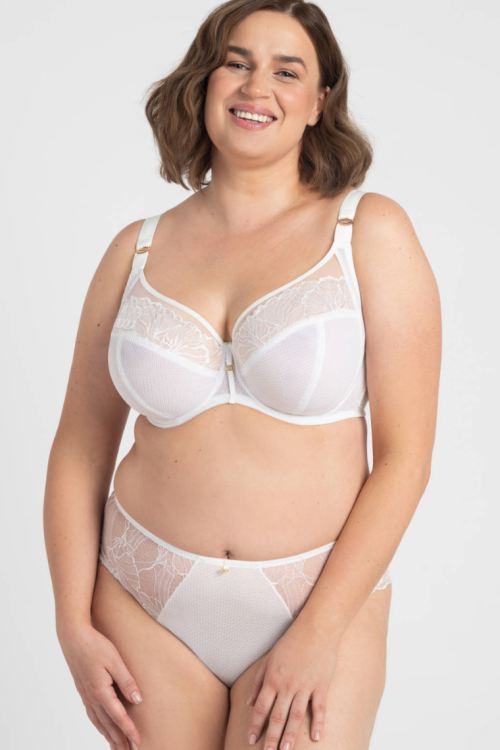 Klasyczne kremowe figi damskie z lekko podwyższonym stanem