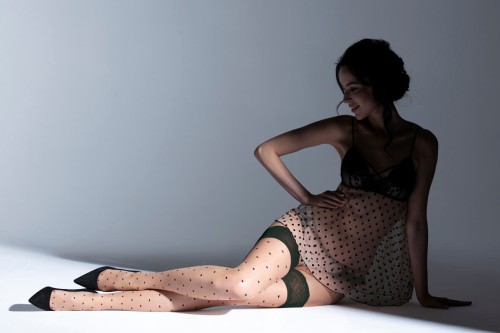 Pończochy Subtle w kropki Knittex