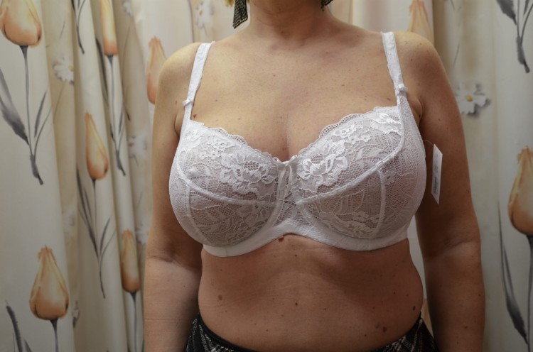 Biały biustonosz z elastycznej koronki duże miski Vicky Luwa