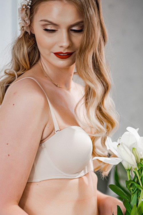 Biustonosz bardotka z odpinanymi ramiączkami i silikonem beżowy